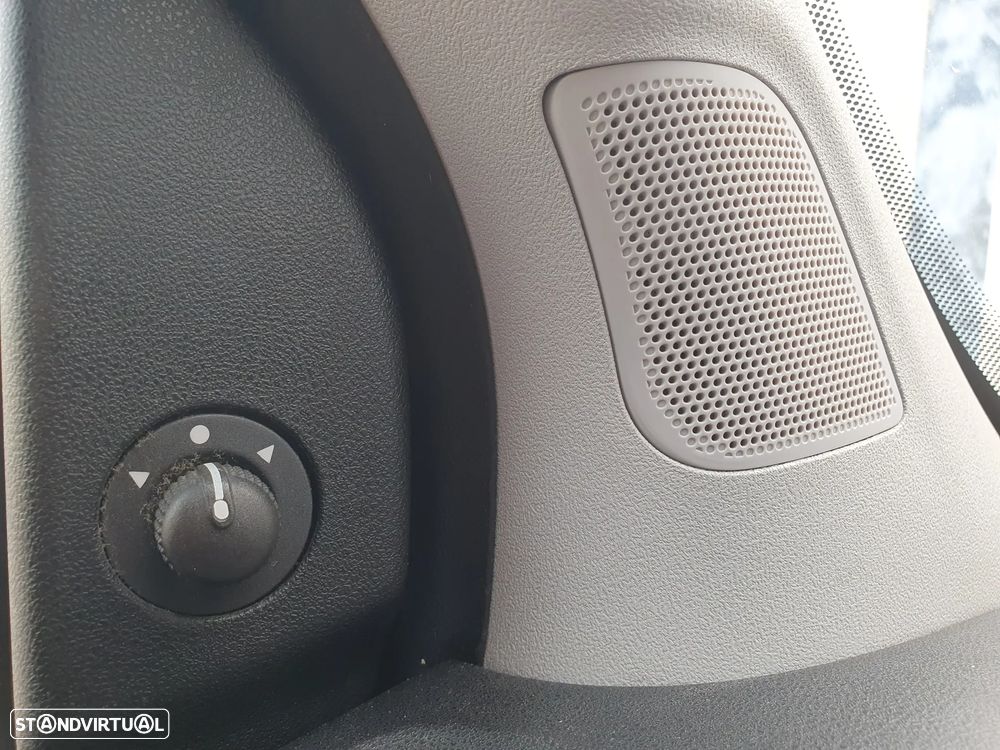 Fiat DOBLO MULTIJET 3 LUGARES A/C - 15