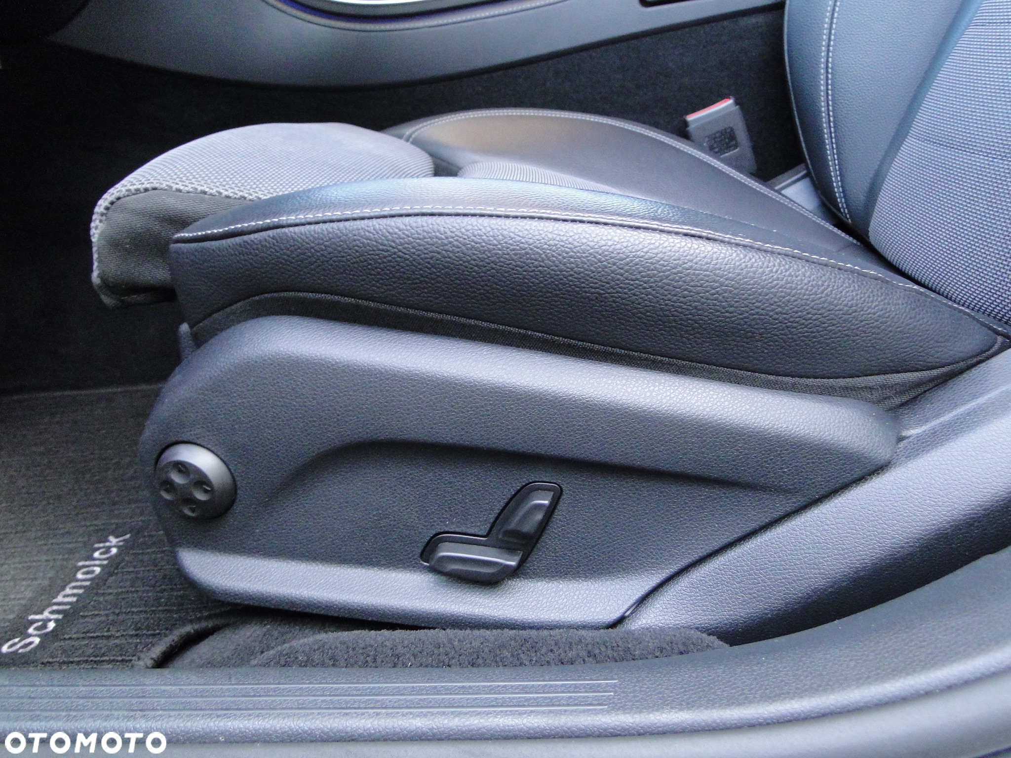 Mercedes-Benz Klasa E 250 9G-TRONIC Avantgarde - 22