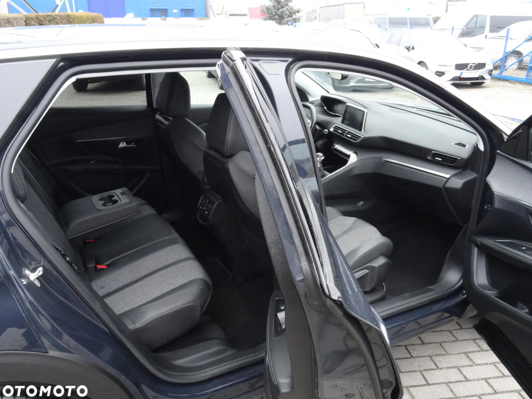 Peugeot 3008 1.5 BlueHDi Allure S&S - 10