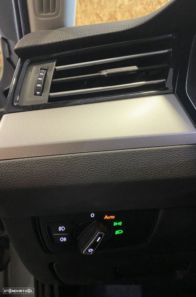 VW Passat Variant - 25