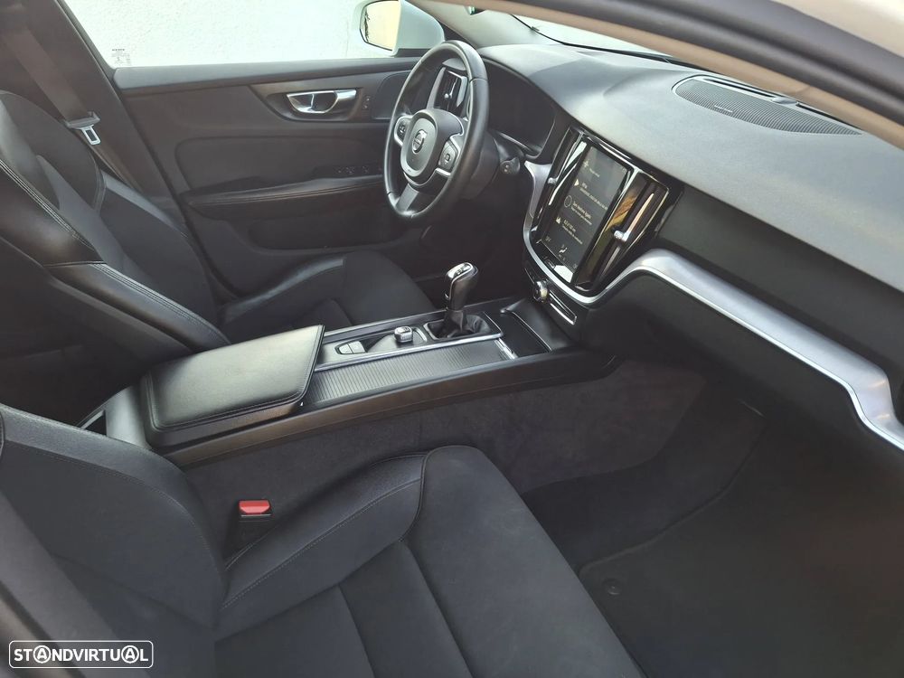 Volvo V60 2.0 D4 R-Design - 19