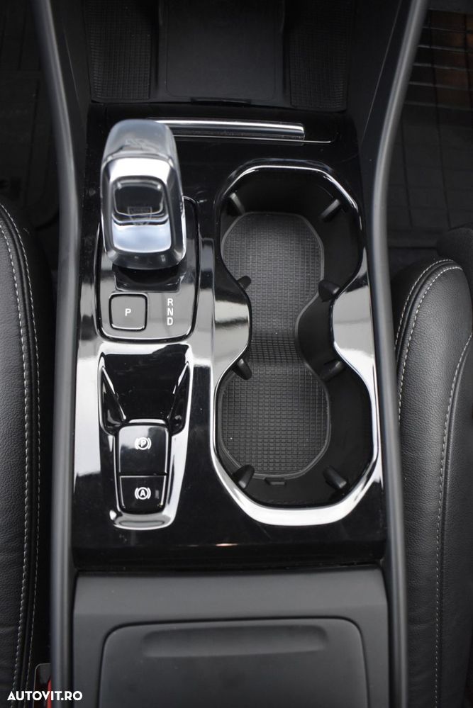 Volvo XC 40 - 35