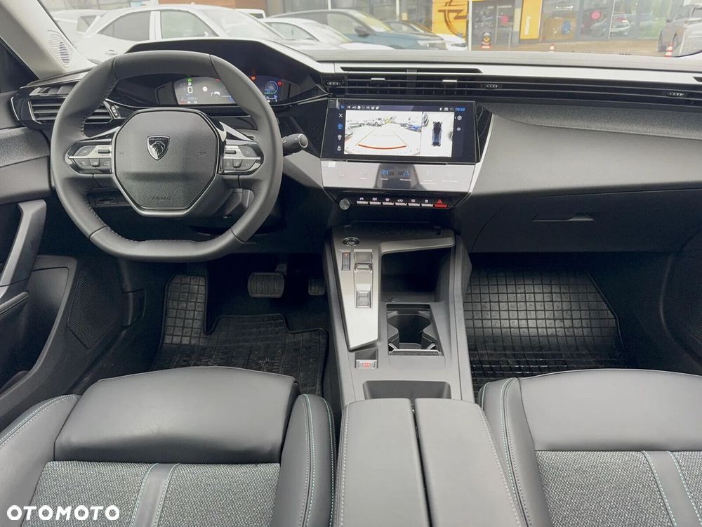 Peugeot 408 - 18