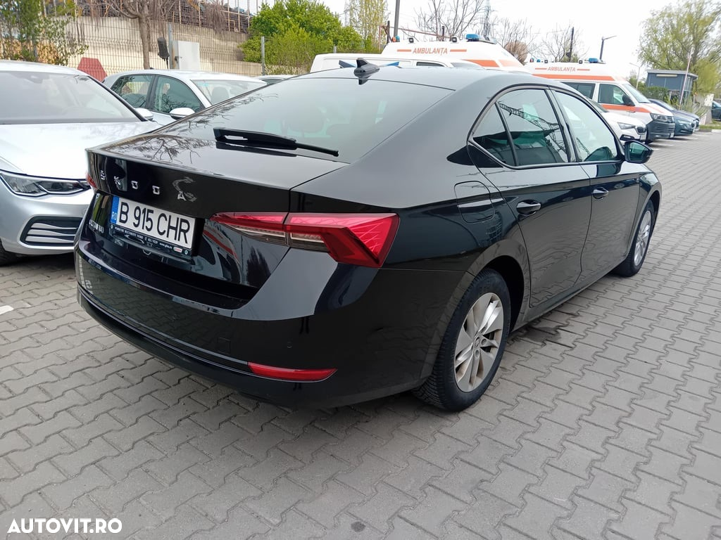 Skoda Octavia 2.0 TDI DSG Ambition - 4