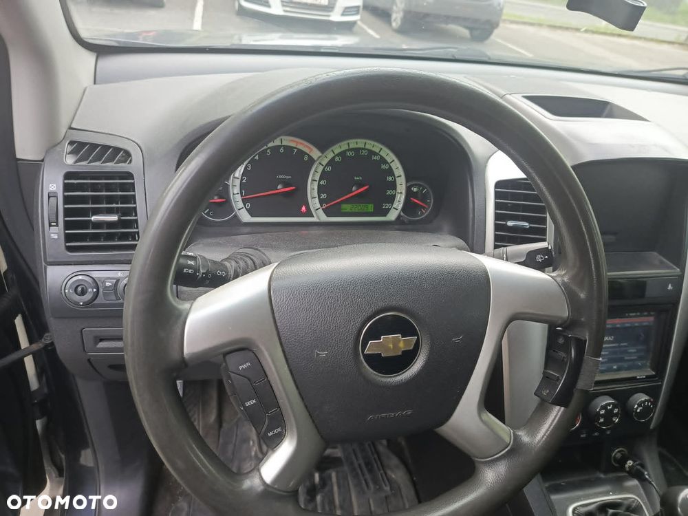 Chevrolet Captiva 2.4 LS - 11