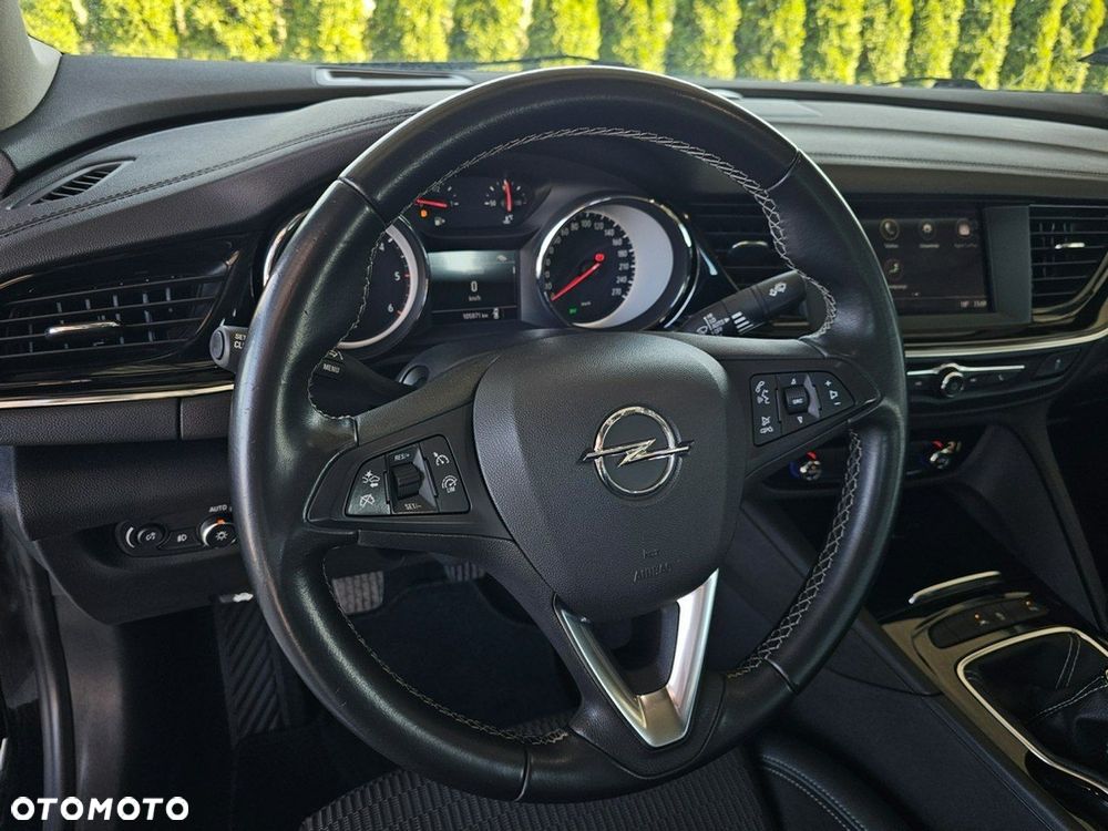 Opel Insignia - 11