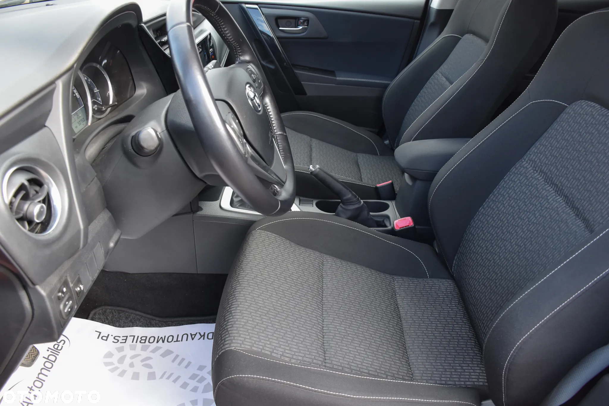 Toyota Auris 1.6 Premium + - 20