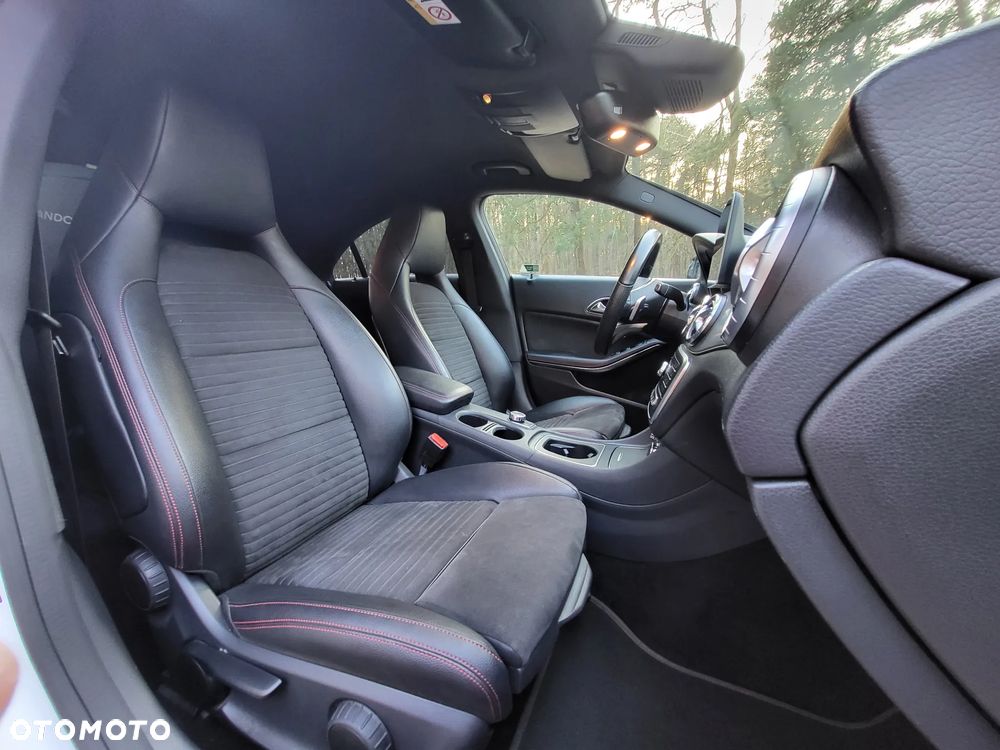 Mercedes-Benz CLA 220 4-Matic AMG Line - 21