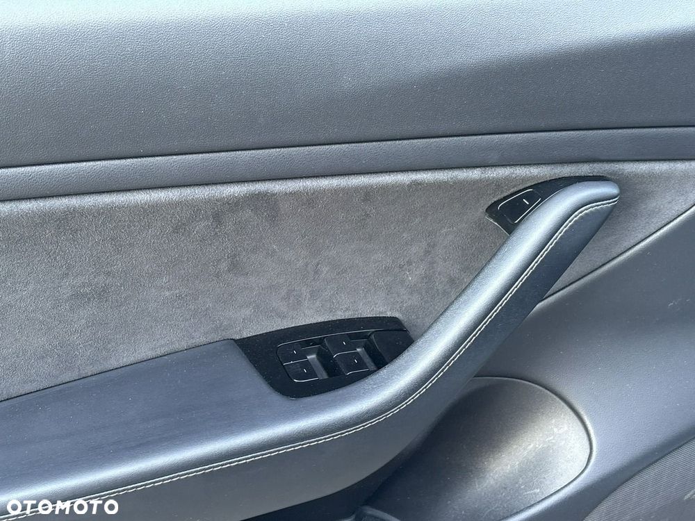 Tesla Model 3 - 26