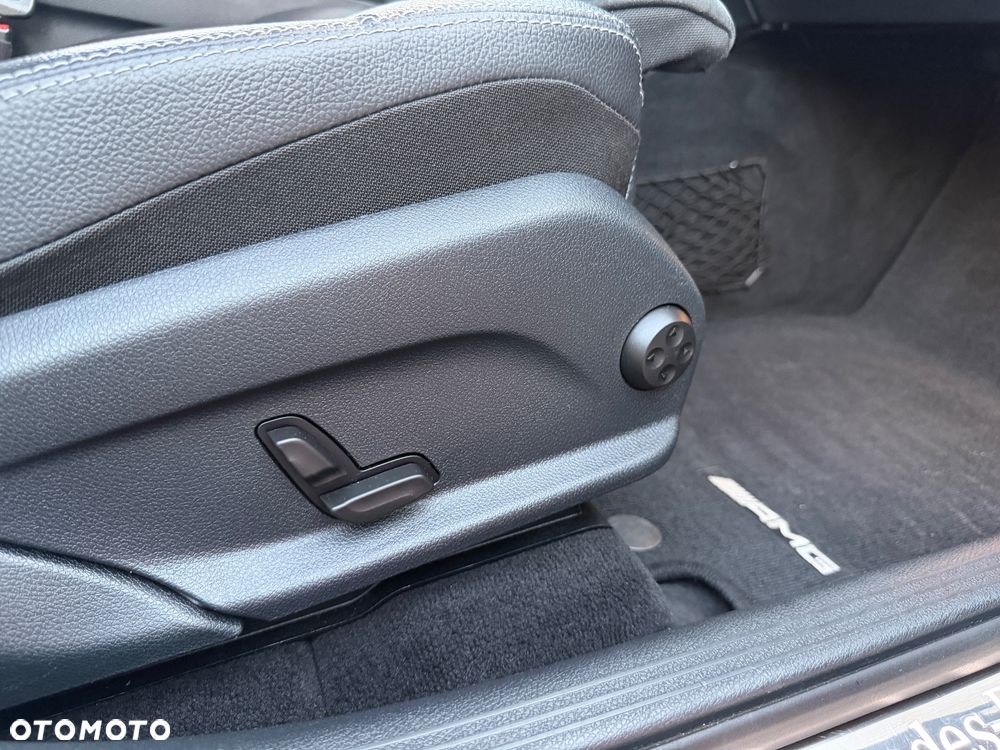 Mercedes-Benz GLC 250 4Matic 9G-TRONIC AMG Line - 39