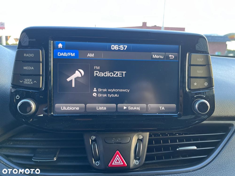 Hyundai i30 1.6 D Premiere Luxury DCT - 33
