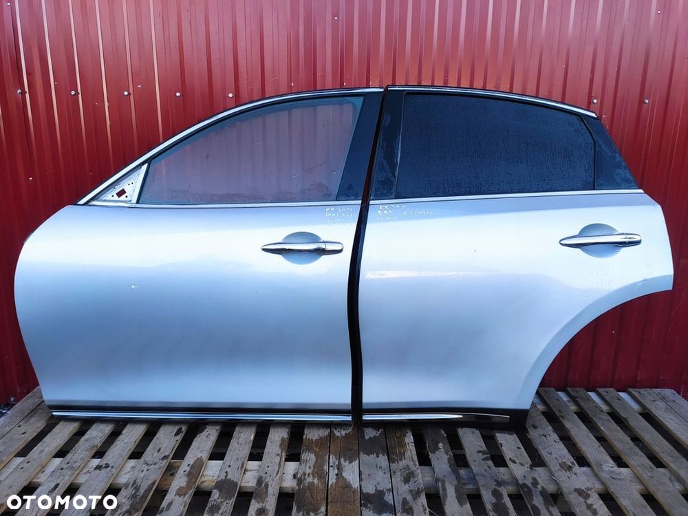 INFINITI FX30D DRZWI LEWY PRZÓD LEWE PRZEDNIE ORYGINAŁ SREBRNE BDB - 1