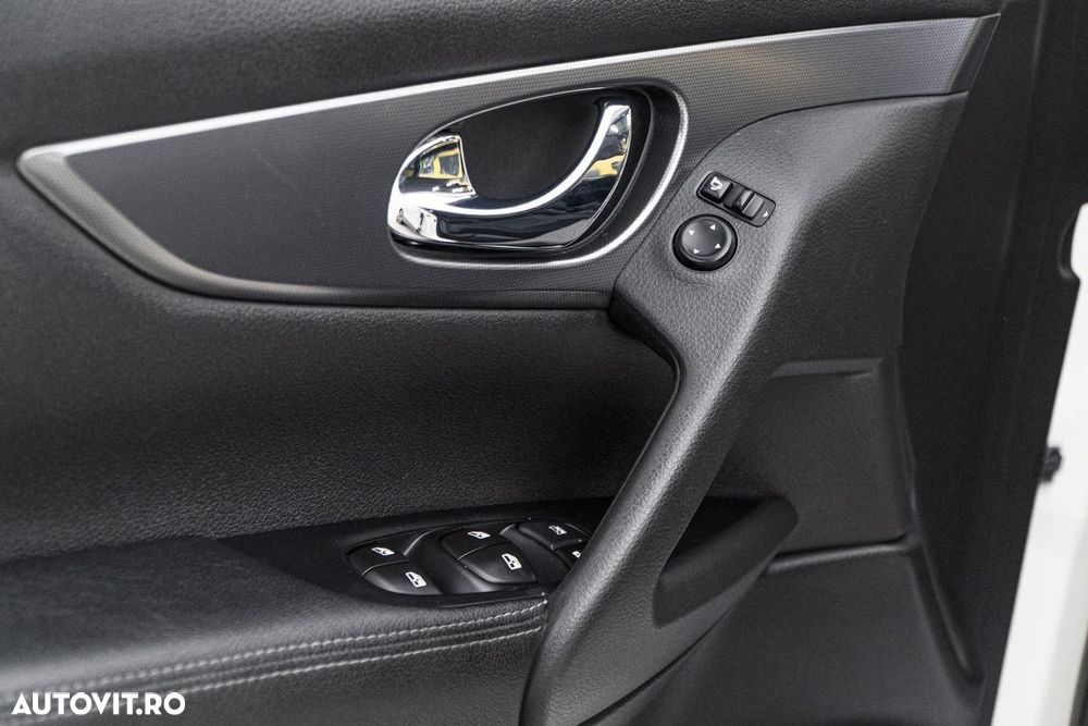 Nissan Qashqai 1.7D 150CP ALL MODE 4X4-I X-TRONIC N-Connecta - 24