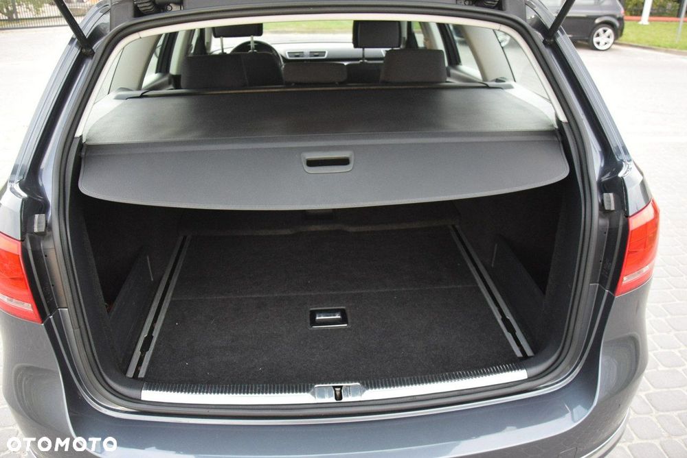 Volkswagen Passat - 20