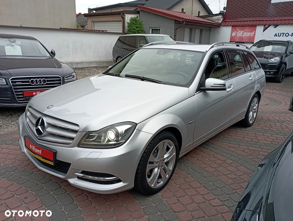 Mercedes-Benz Klasa C 180 CGI BlueEff Avantgarde