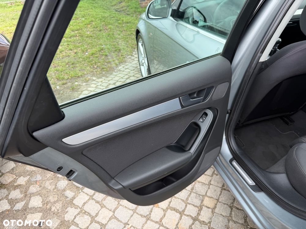 Audi A4 Avant 2.0 TDI DPF S line Sportpaket (plus) - 19