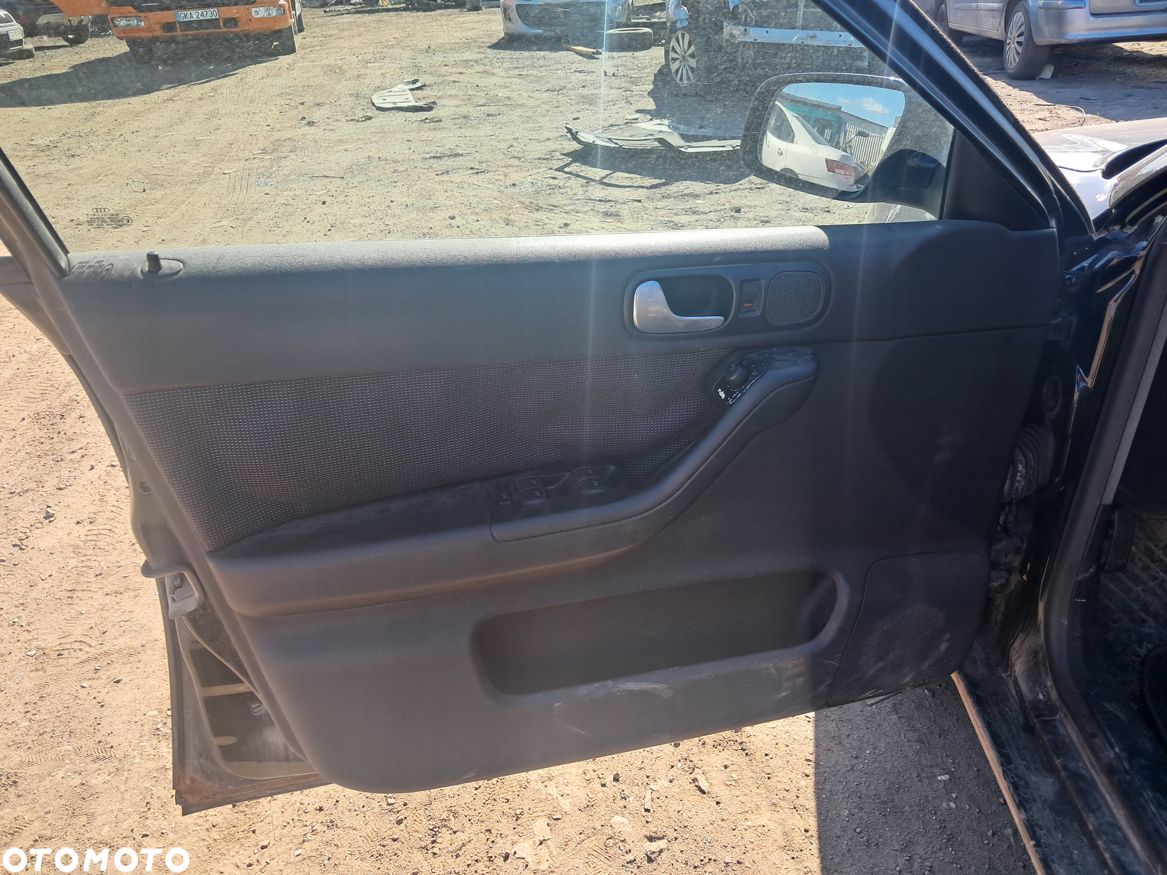DAWCA CZĘŚCI AUDI A3 8L 2002 1.8 T AUM 5D KL.  LY9B - 7