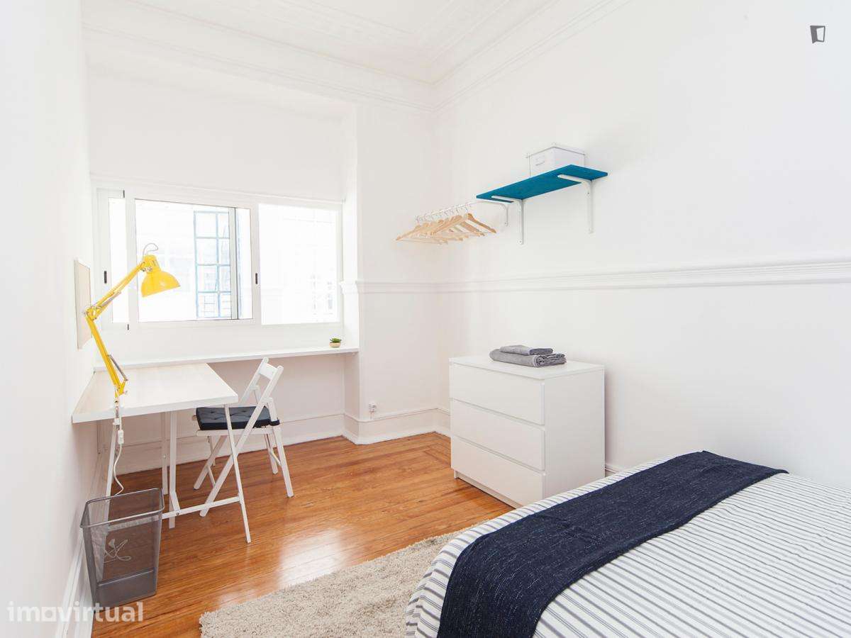 Quarto - localizado em São Sebastião Lisbon - Grande imagem: 2/14