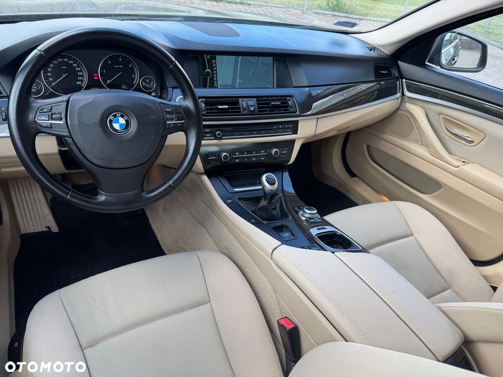 BMW Seria 5 520d - 28