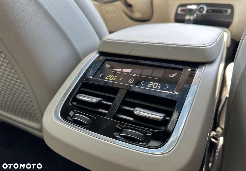 Volvo XC 90 - 26