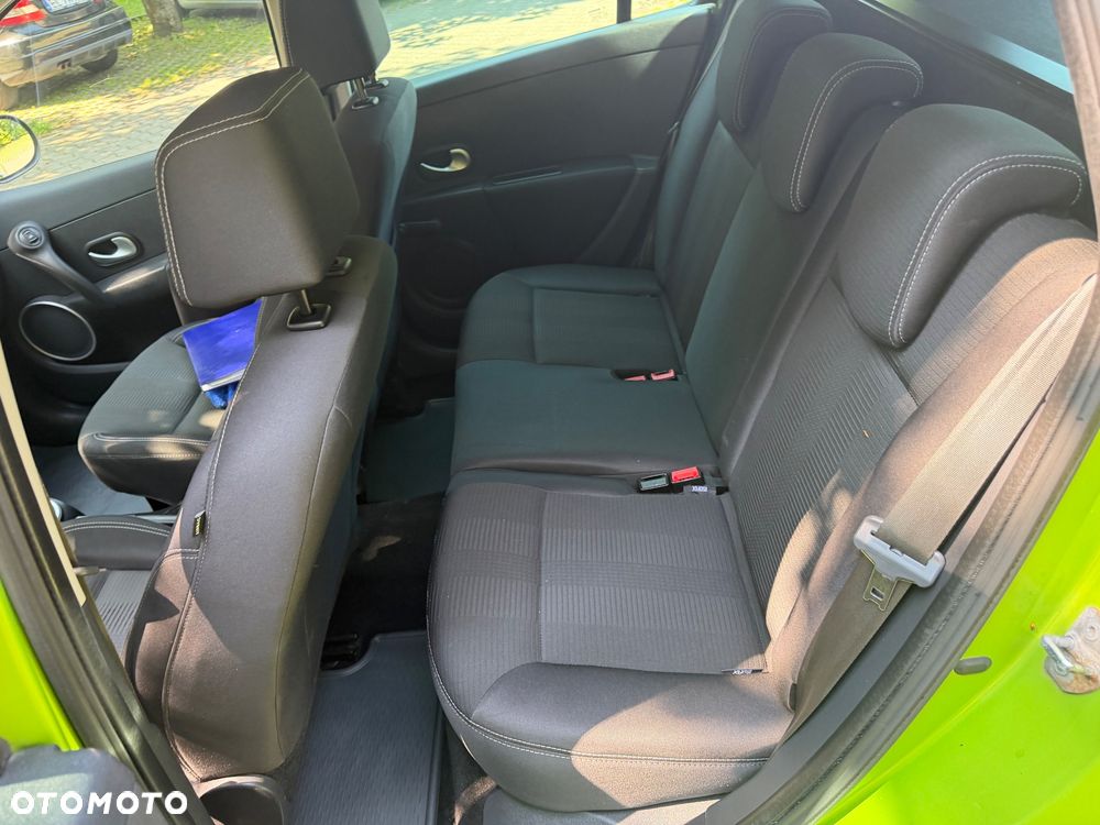 Renault Clio - 15