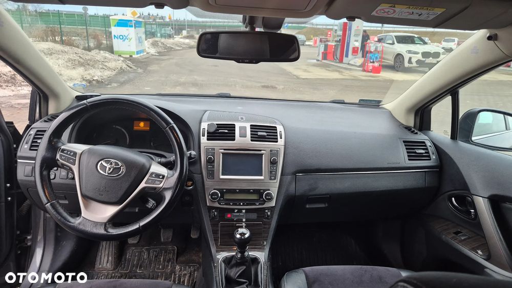 Toyota Avensis 2.0 D-4D Premium - 11