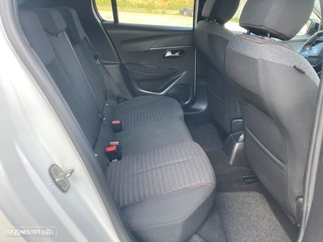 Peugeot 208 1.2 PureTech Allure - 32