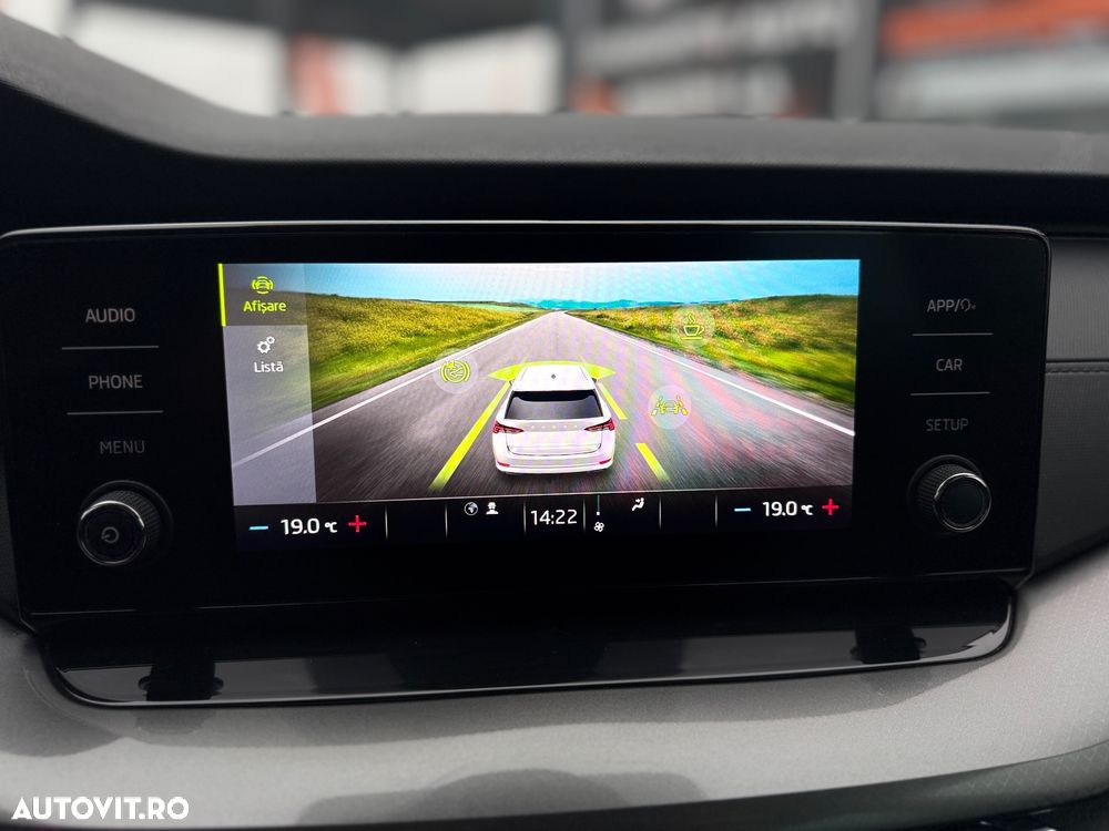 Skoda Octavia Combi 2.0 TDI DSG Premium Edition - 26