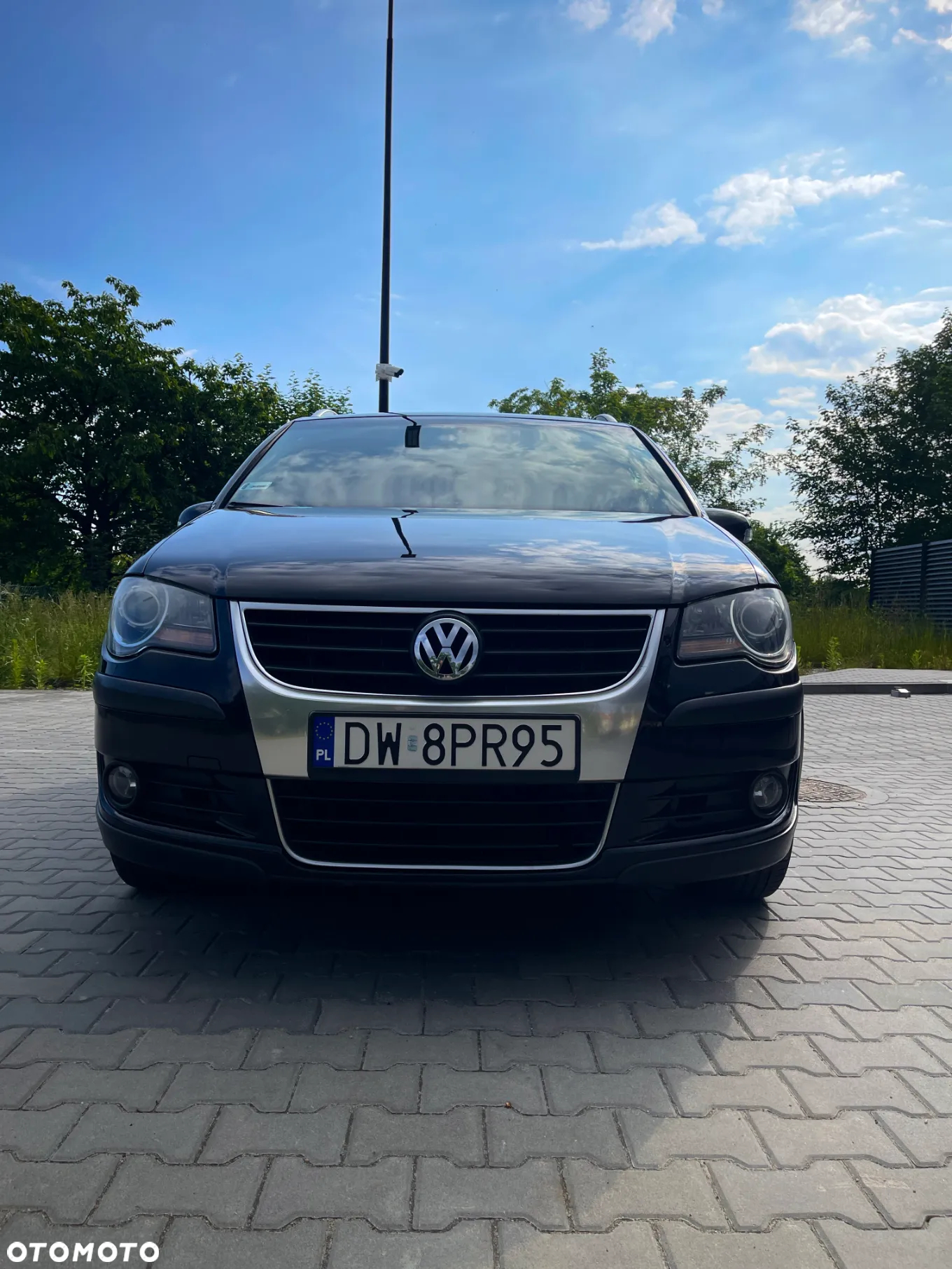Volkswagen Touran 2.0 TDI DPF Cross - 2