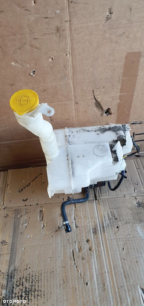 Zbiorniczek spryskiwaczy pompka pompki Sybaru Legacy IV Lift Outback - 1