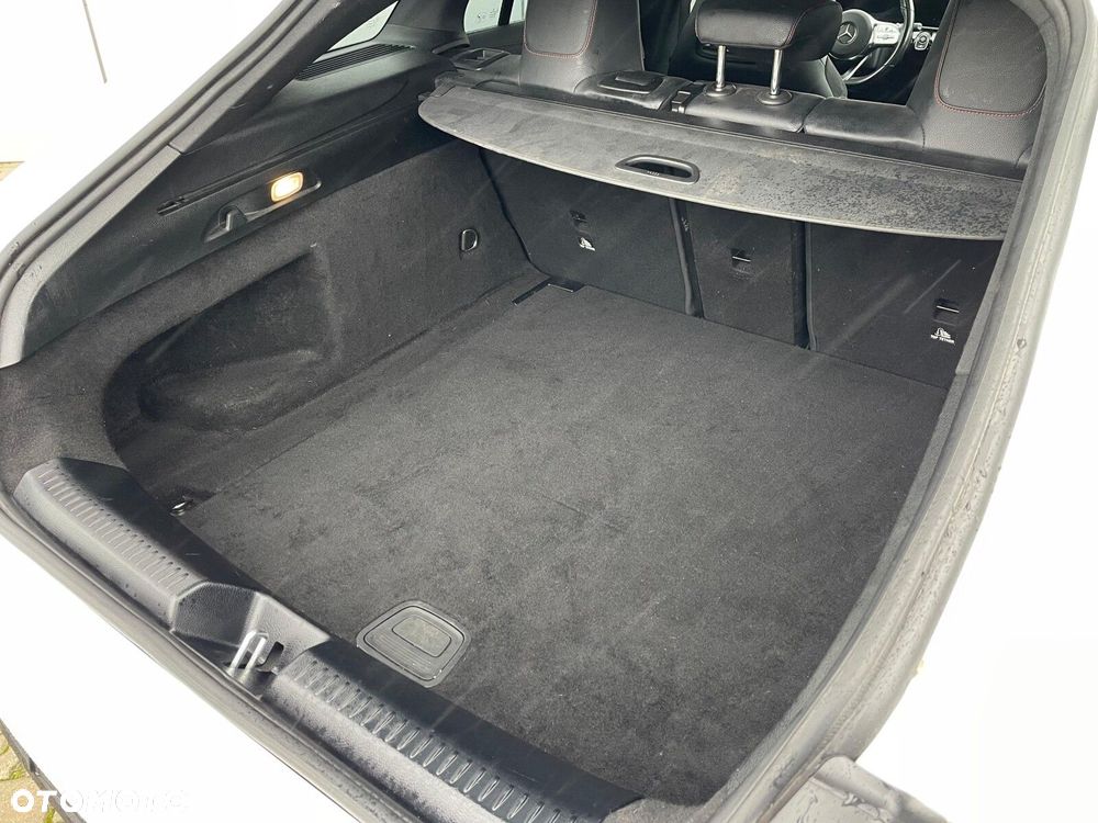Mercedes-Benz CLA 180 d AMG Line 8G-DCT - 17