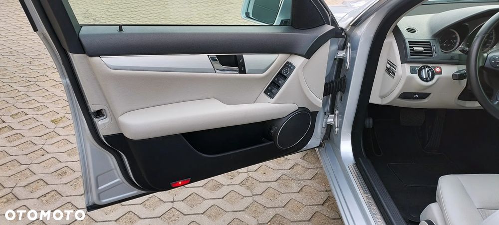 Mercedes-Benz Klasa C - 29