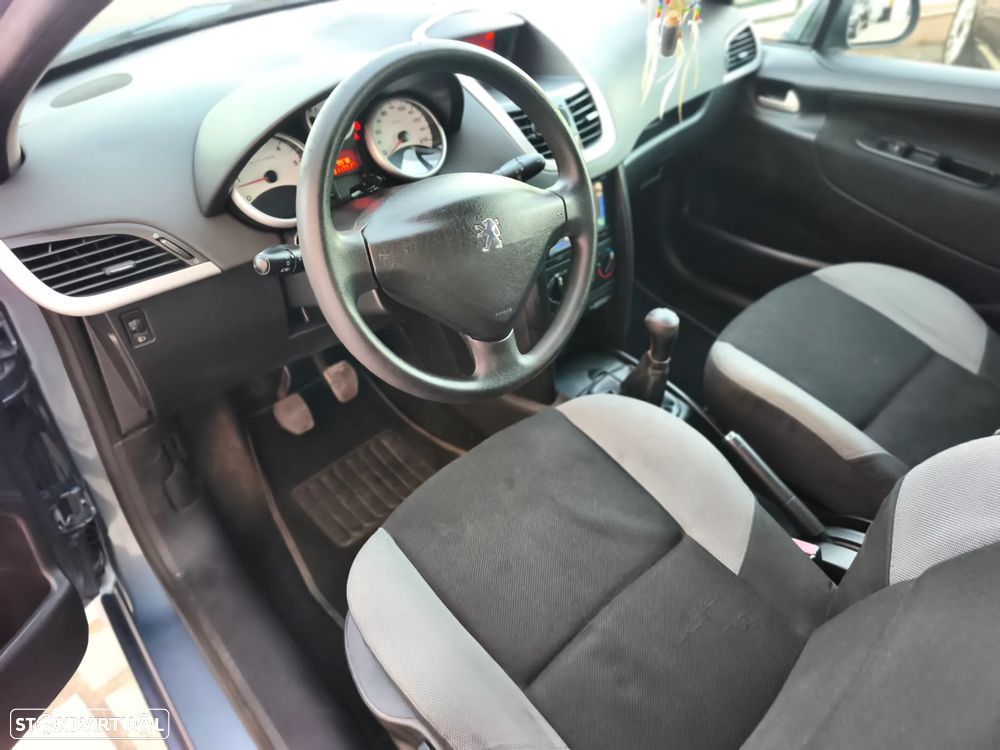 Peugeot 207 1.4 HDi Premium - 17