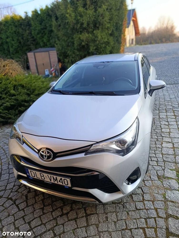 Toyota Avensis 2.0 D-4D Premium - 4