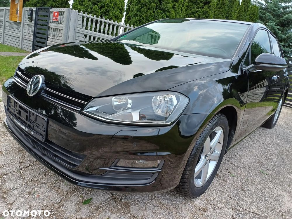 Volkswagen Golf - 1