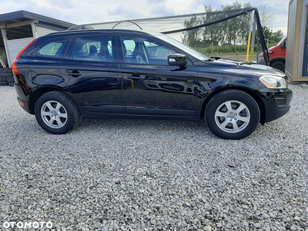 Volvo XC 60 D5 AWD Momentum - 2