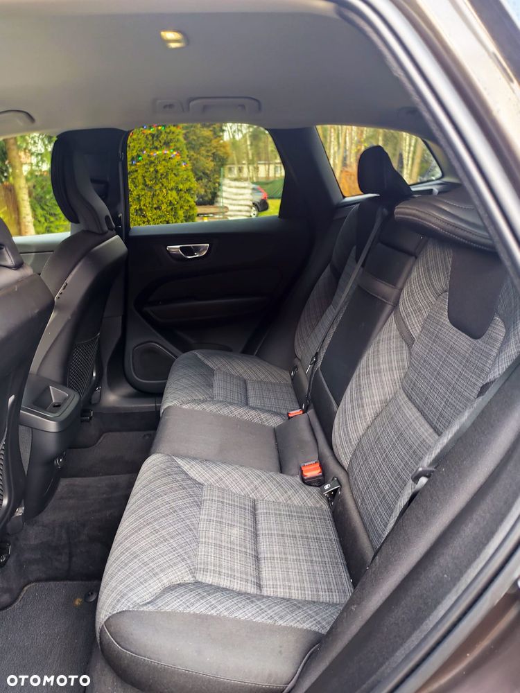 Volvo XC 60 B5 D AWD Geartronic Momentum - 26