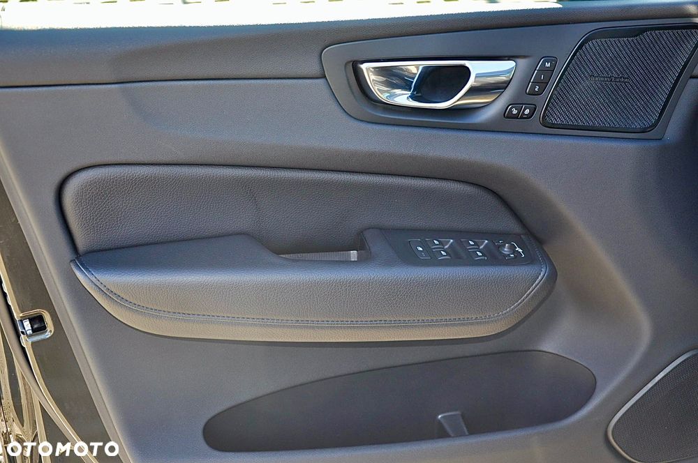 Volvo XC 60 B4 D AWD Geartronic Inscription - 22