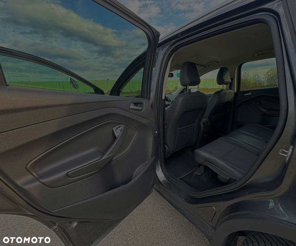 Ford Kuga 1.5 EcoBoost 4x4 Titanium - 16
