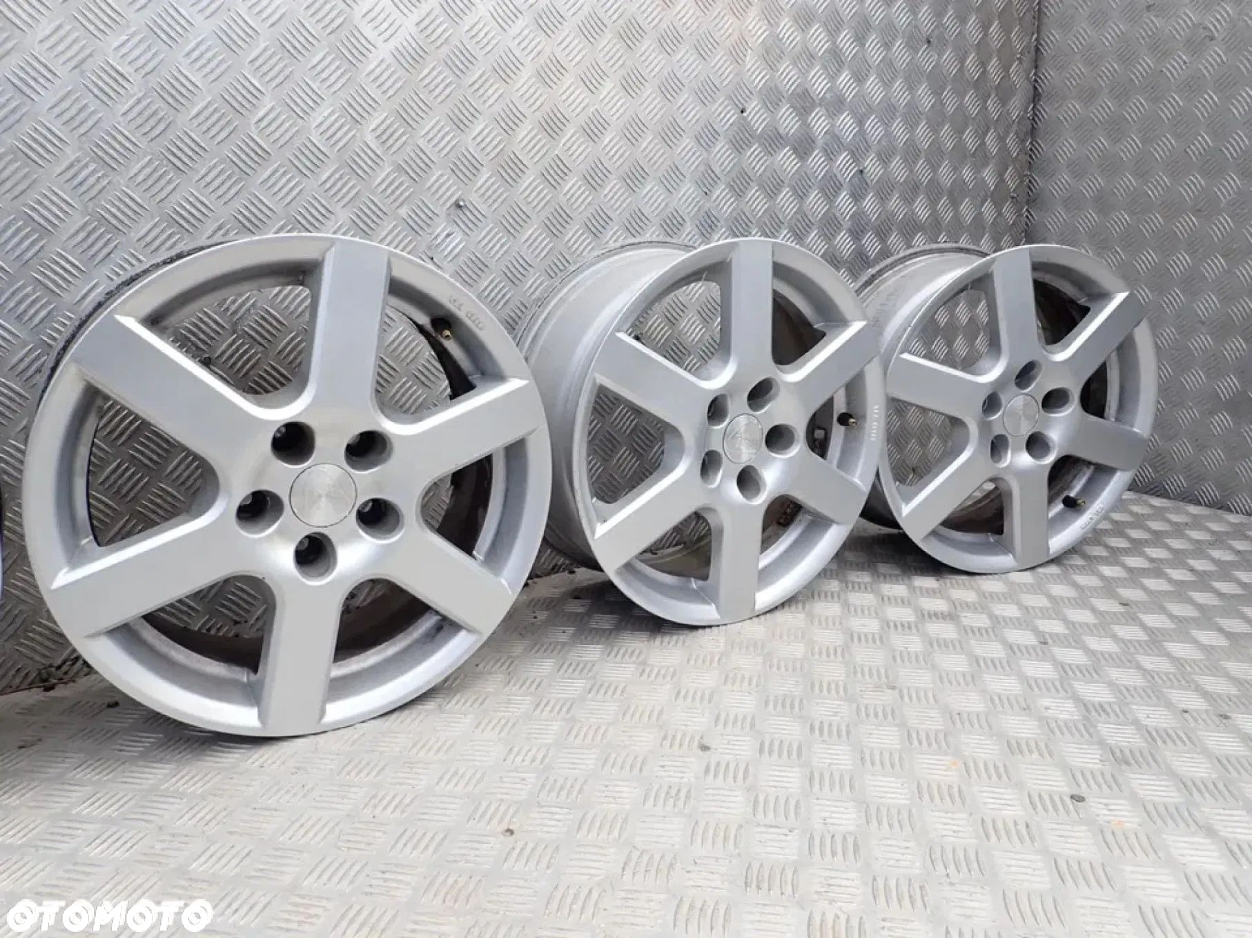 FELGI ALUMINIOWE KIA HYUNDAI 5X114,3 ET40 7JX16 67.1 - 4