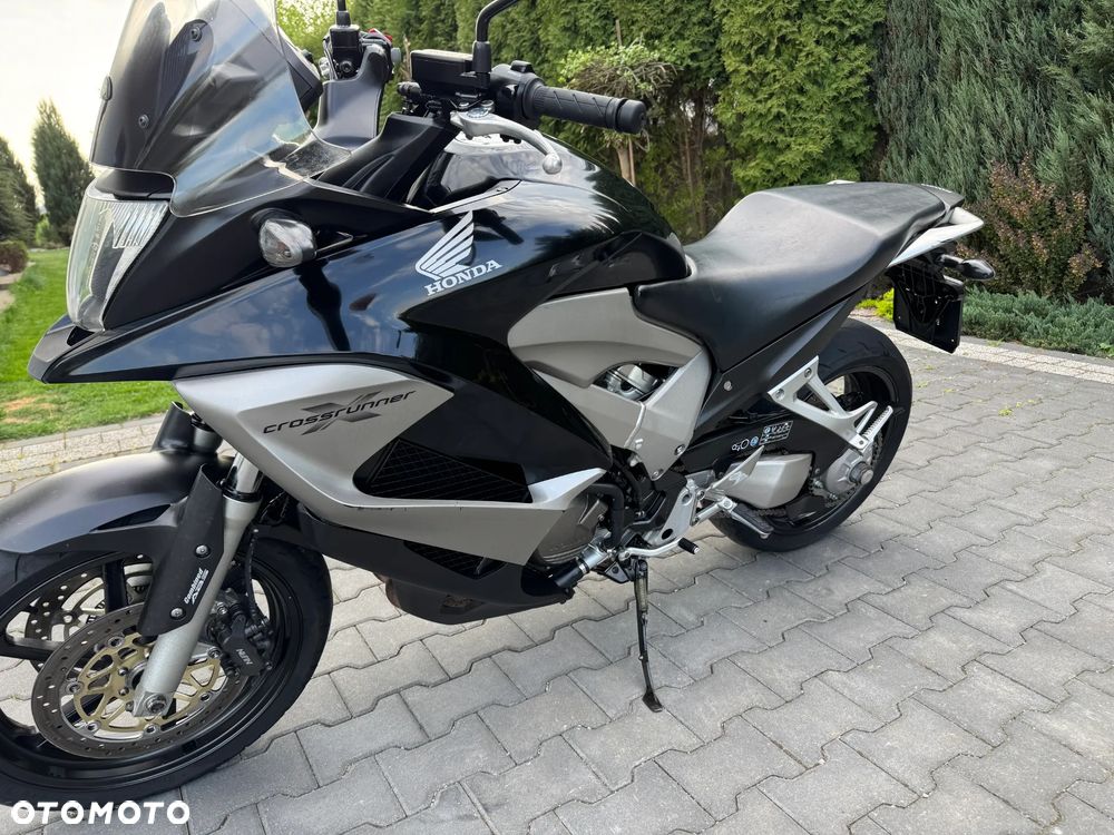 Honda VFR - 12