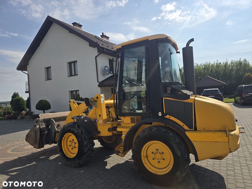 JCB 408 - 4