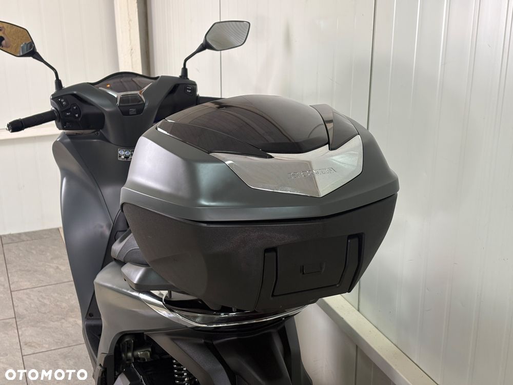 Honda SH - 9