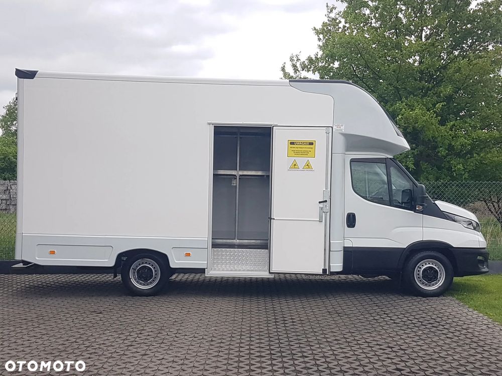Iveco DAILY KONTENER NISKOPODŁOGOWY 4,43x2,23x2,42 SKLEP FOODTRUCK BAR KLIMA KONIOWÓZ KAMPER - 38