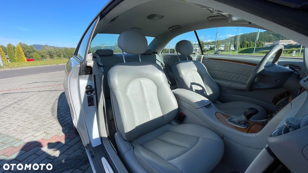 Mercedes-Benz CLK 320 - 12
