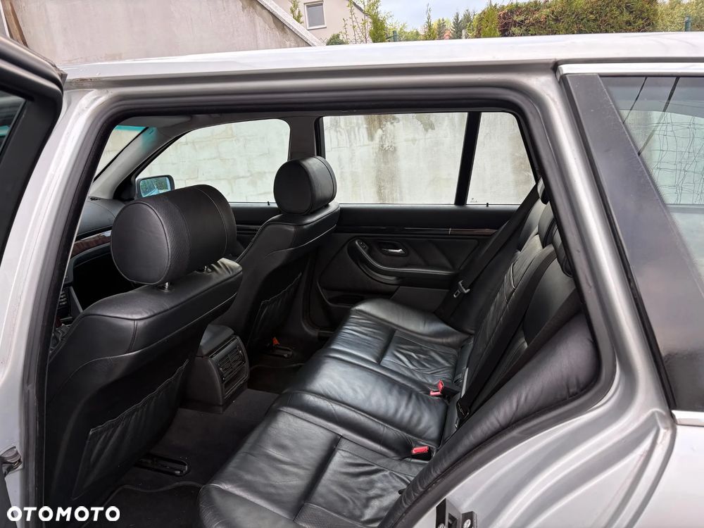 BMW Seria 5 520i - 5
