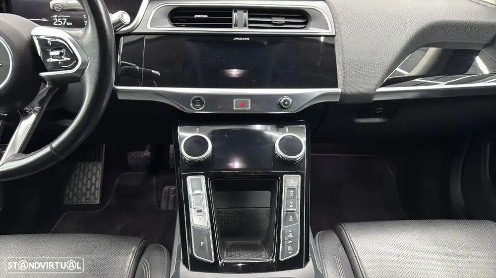 Jaguar I-Pace - 11