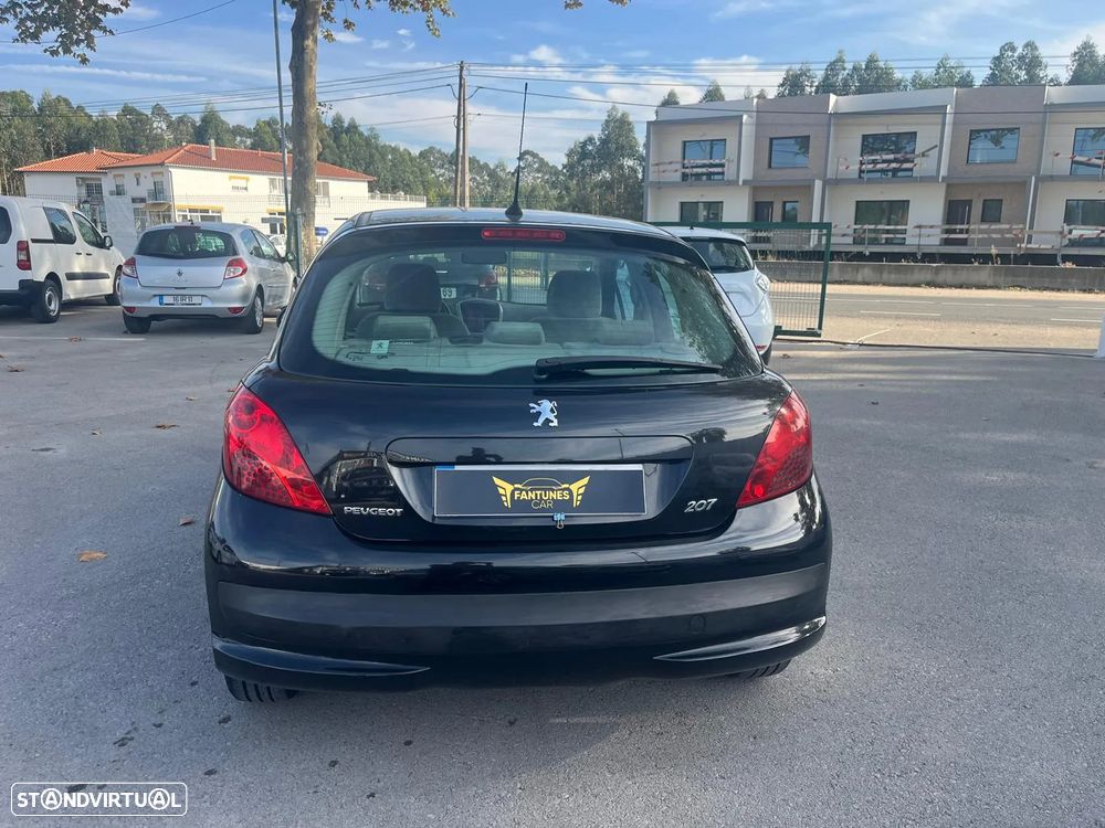 Peugeot 207 1.4 HDi Premium - 2