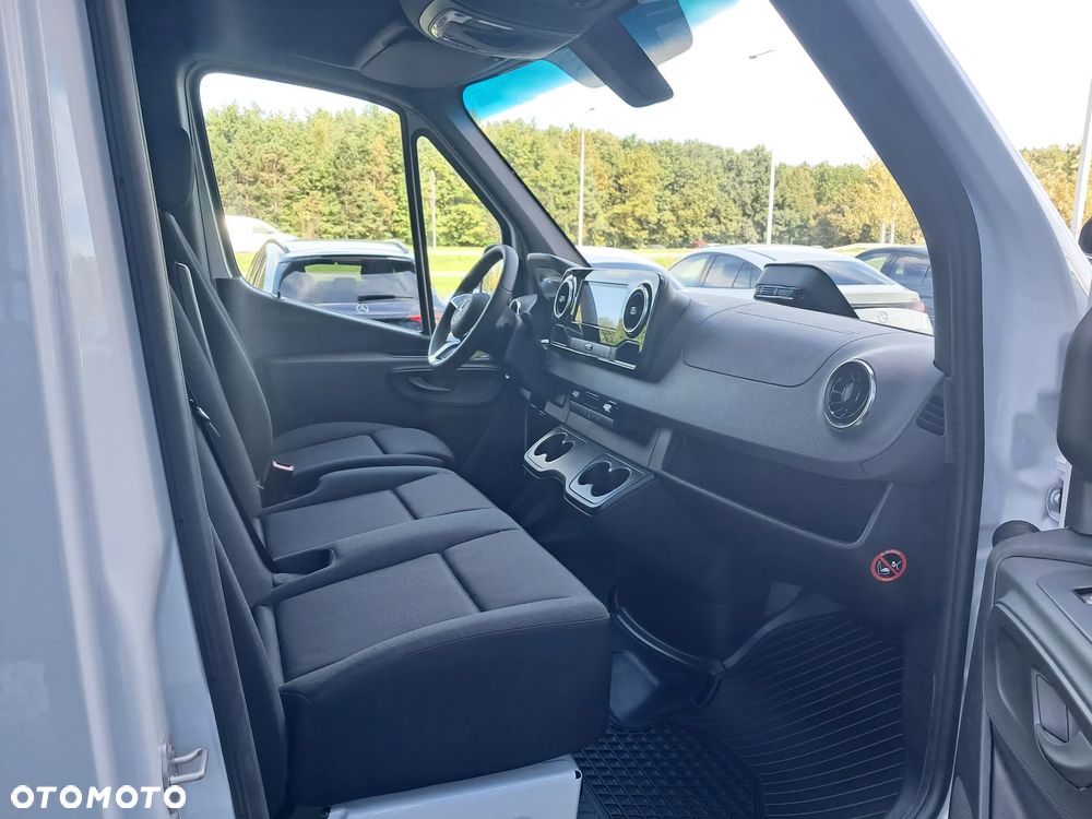 Mercedes-Benz SPRINTER - 12