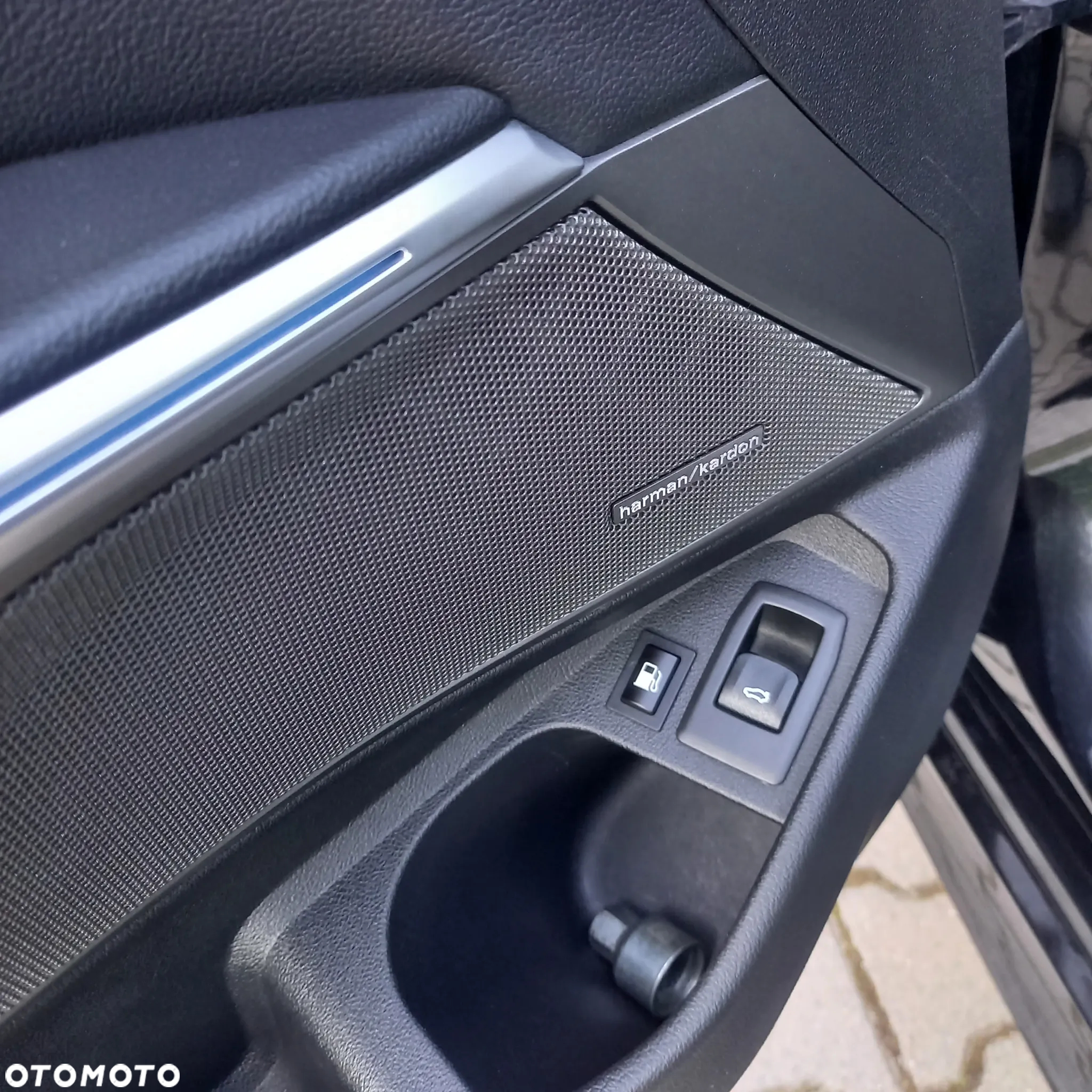 BMW Seria 3 330e Touring xDrive M Sport - 19